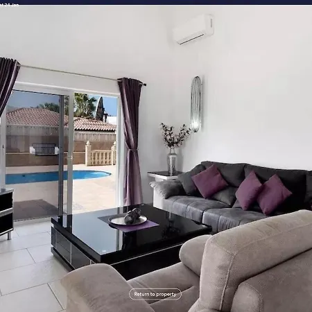 Malpas Luxury 3 Bedroom, 3 Bathroom Villa San Miguel de Abona
