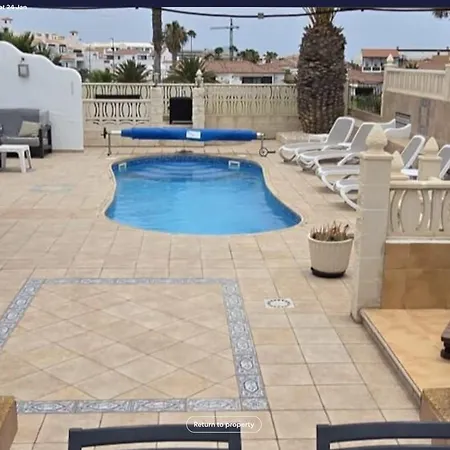 Villa Malpas Luxury 3 Bedroom, 3 Bathroom *