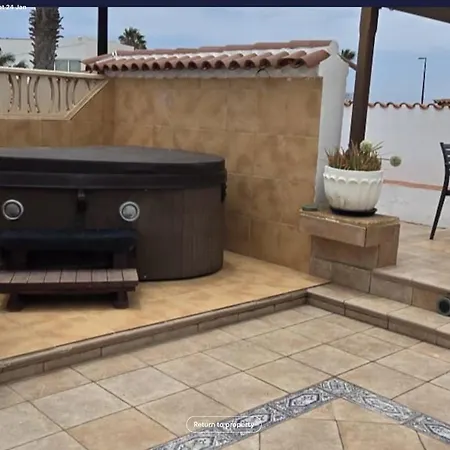 Malpas Luxury 3 Bedroom, 3 Bathroom Villa San Miguel de Abona